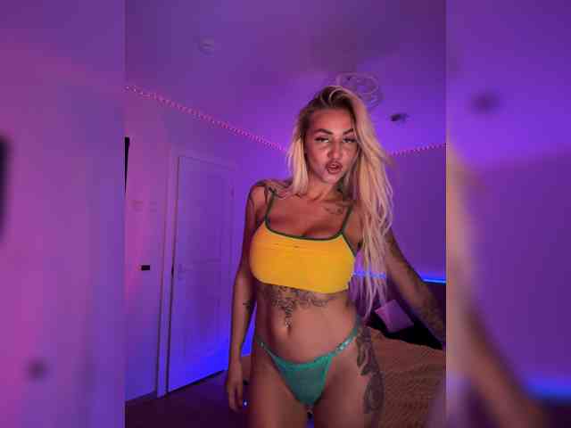 amateur nude webcam -AmazingBlonde-