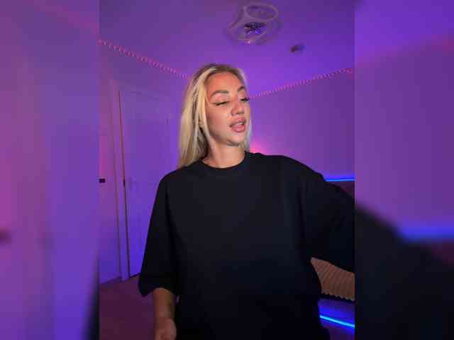 -AmazingBlonde- Sex Cam Show