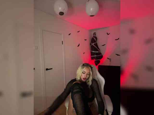 -AmazingBlonde-
