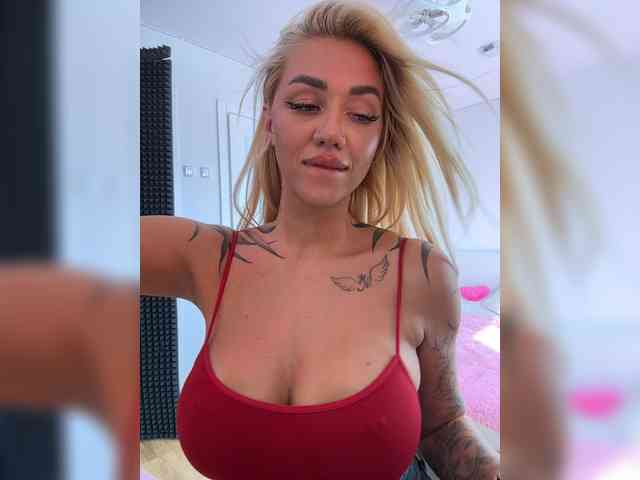 -AmazingBlonde- Live Webcam on BongaCams
