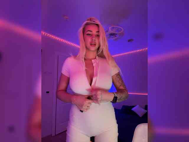 -AmazingBlonde- webcam