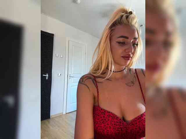 -AmazingBlonde- webcam