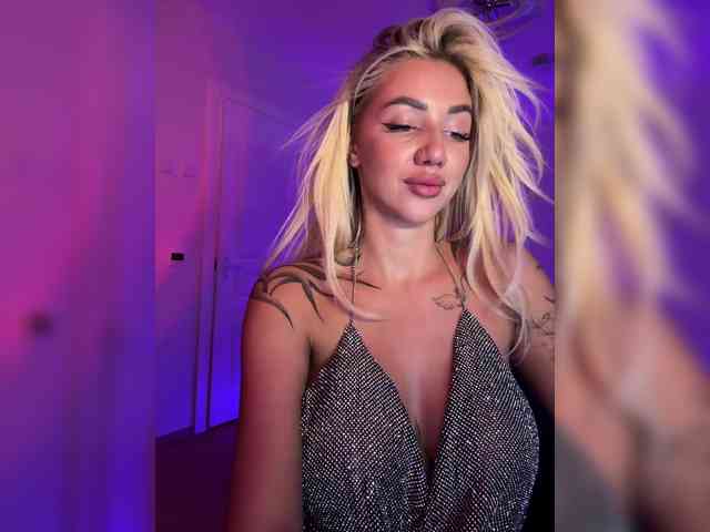 -AmazingBlonde- webcam