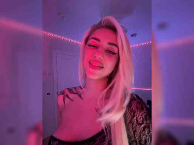-AmazingBlonde- webcam