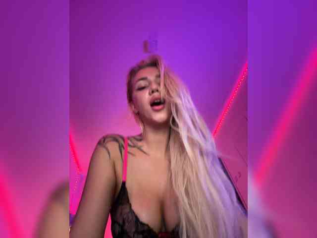 -AmazingBlonde- webcam