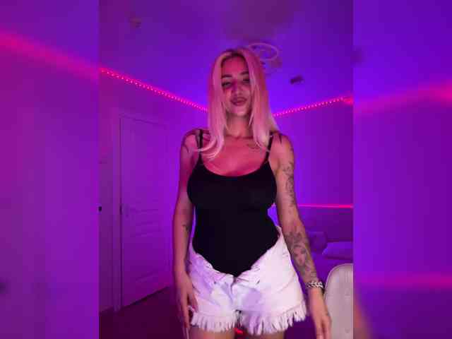 -AmazingBlonde- webcam