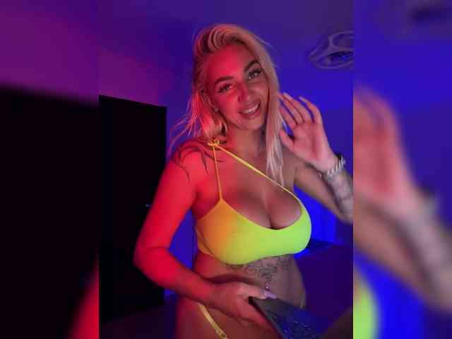 -AmazingBlonde- webcam