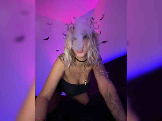 -AmazingBlonde-