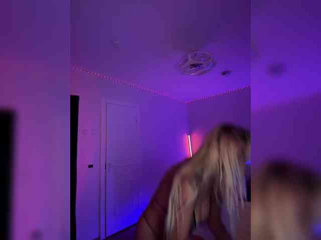 -AmazingBlonde- webcam