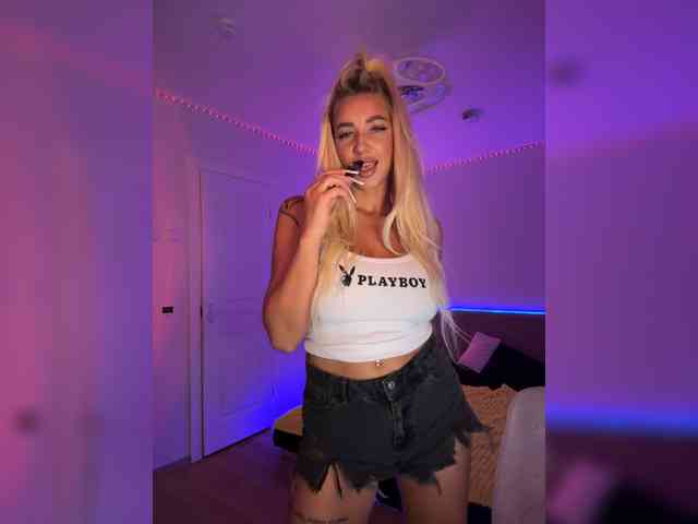-AmazingBlonde- webcam