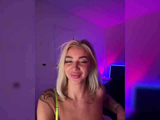 -AmazingBlonde-