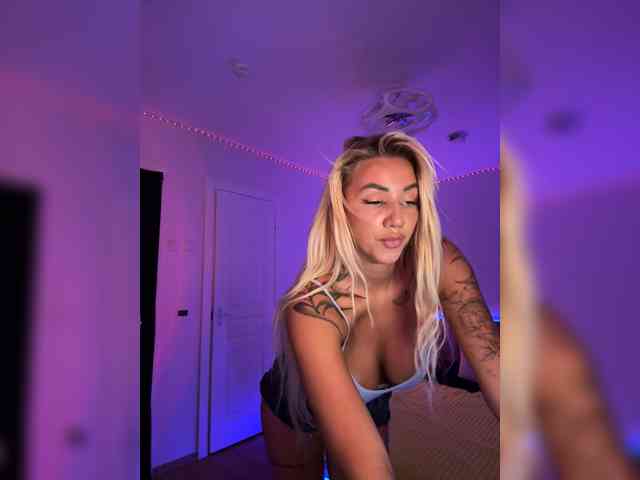 -AmazingBlonde- webcam