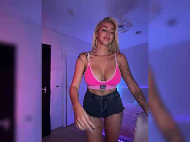 -AmazingBlonde- webcam