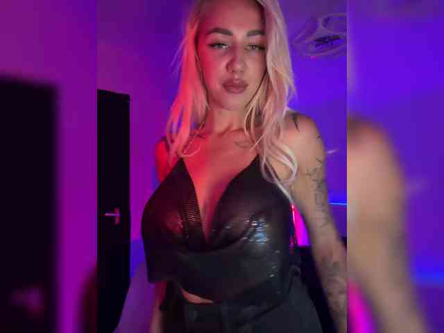 -AmazingBlonde- webcam