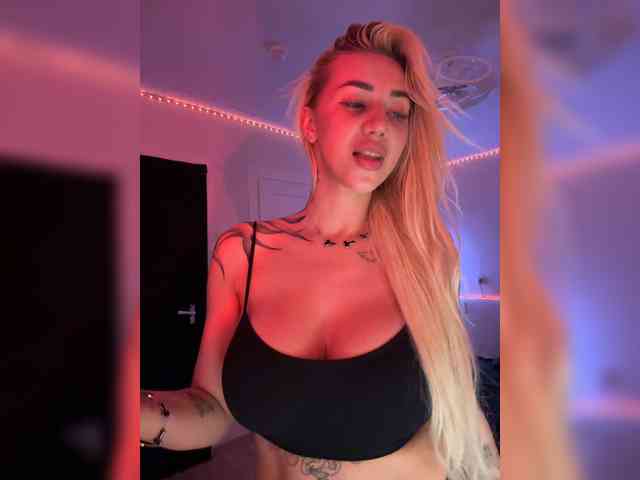 -AmazingBlonde- webcam