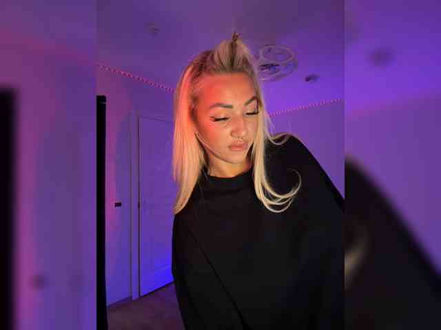 -AmazingBlonde- Sex Cam Show