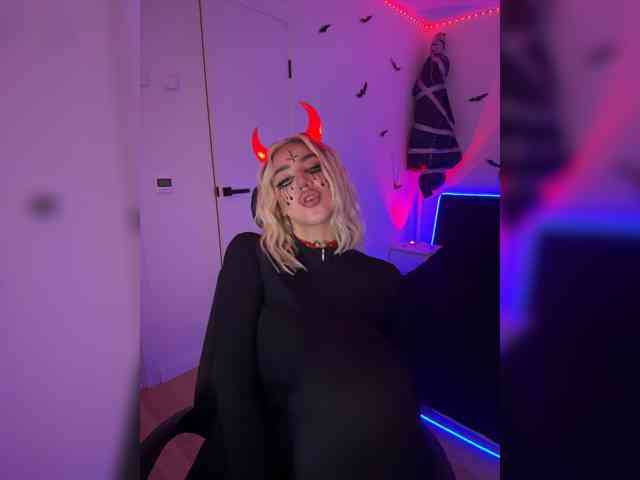 -AmazingBlonde-