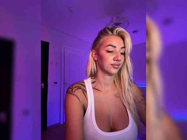 -AmazingBlonde- webcam