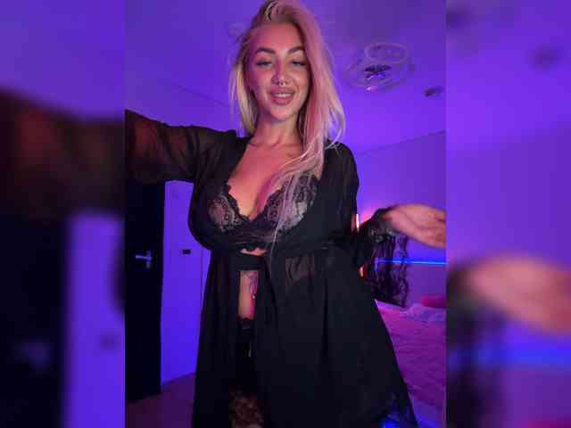 -AmazingBlonde- webcam
