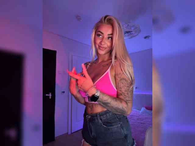 -AmazingBlonde- webcam