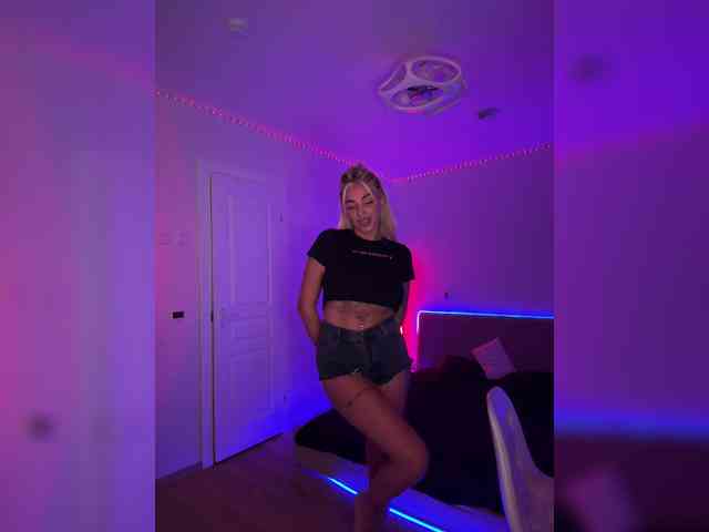 -AmazingBlonde- webcam
