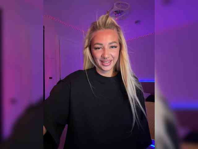 -AmazingBlonde- Sex Cam Show