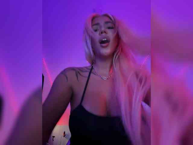 -AmazingBlonde- Sex Cam Show