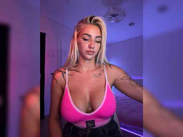 -AmazingBlonde- webcam