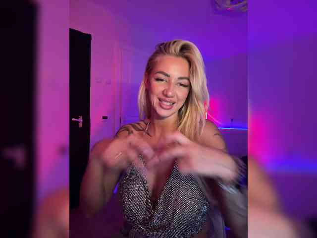 -AmazingBlonde- webcam