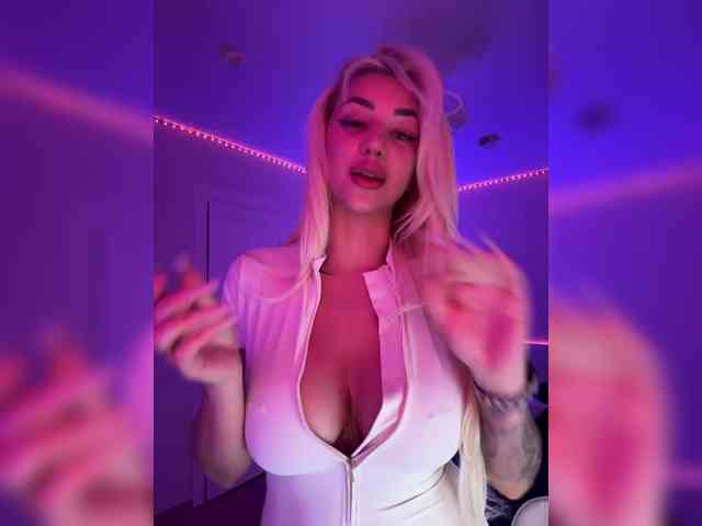-AmazingBlonde- webcam
