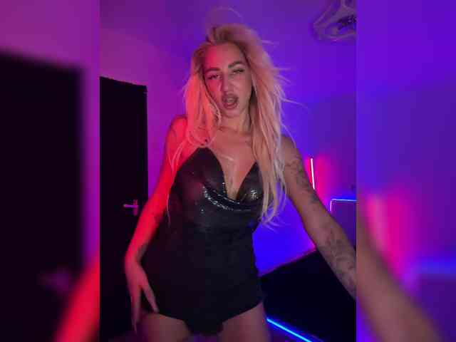 -AmazingBlonde- webcam