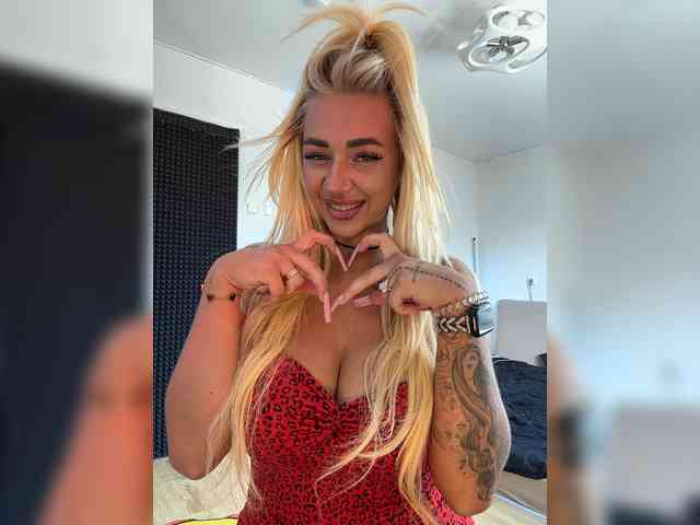 -AmazingBlonde- webcam