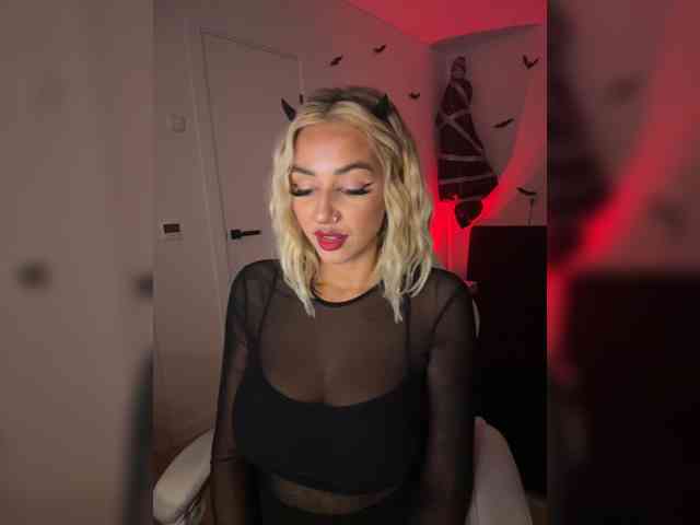-AmazingBlonde-