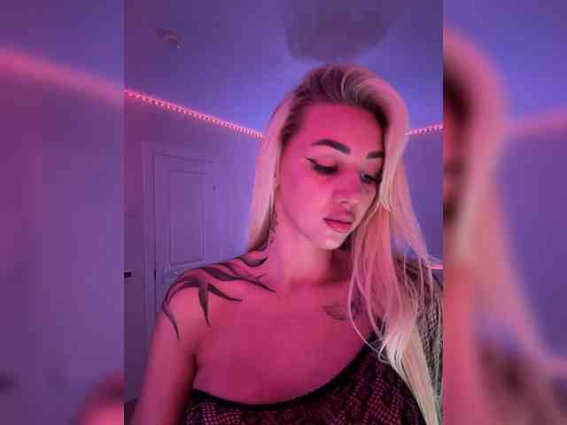 -AmazingBlonde- webcam