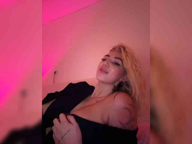 -AmazingBlonde-