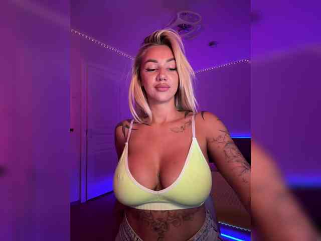 -AmazingBlonde- webcam