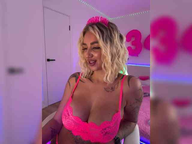 -AmazingBlonde-