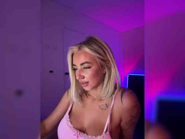 -AmazingBlonde-