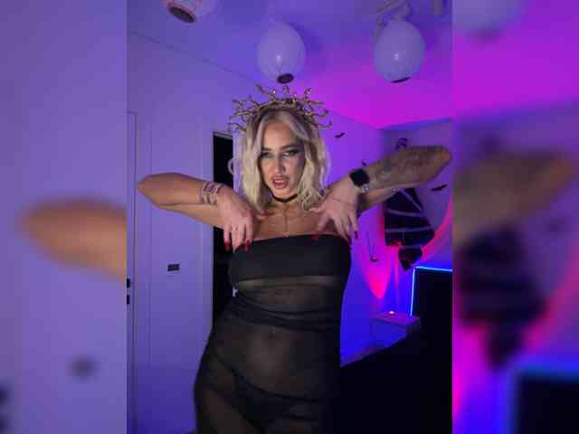 -AmazingBlonde-