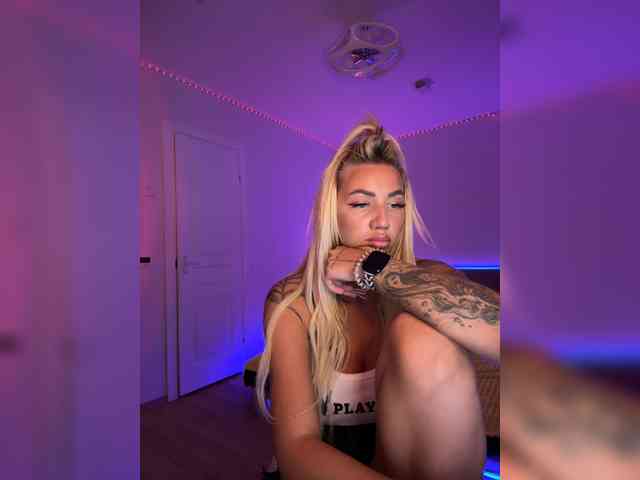 -AmazingBlonde- Sex Cam Show