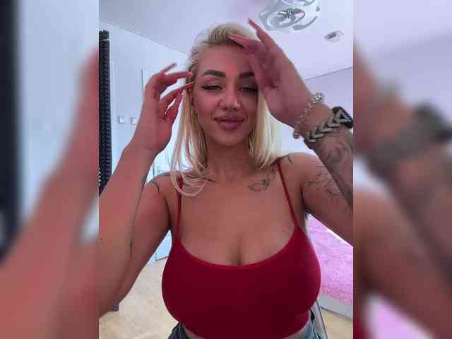 -AmazingBlonde-