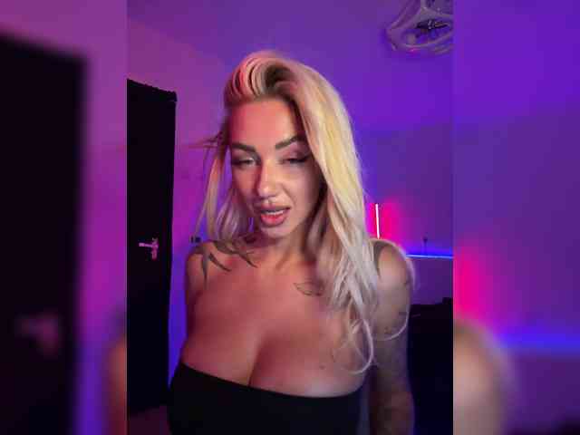 -AmazingBlonde- webcam