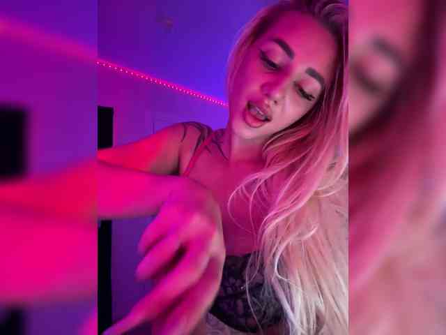 -AmazingBlonde- webcam