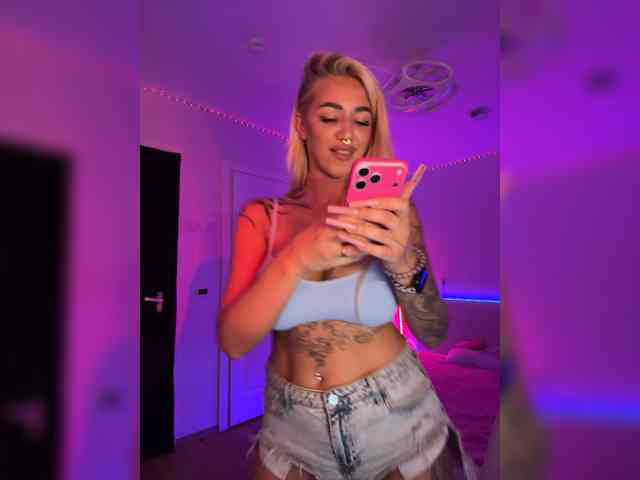 -AmazingBlonde-