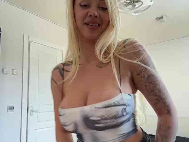 -AmazingBlonde- webcam