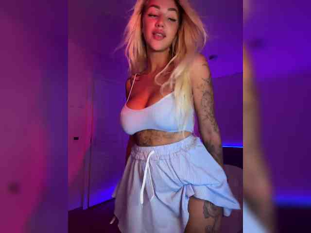 -AmazingBlonde- webcam