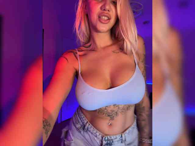 -AmazingBlonde- webcam