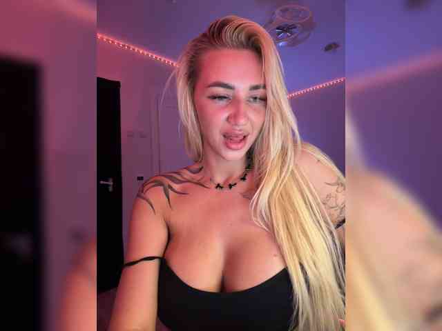 -AmazingBlonde- webcam