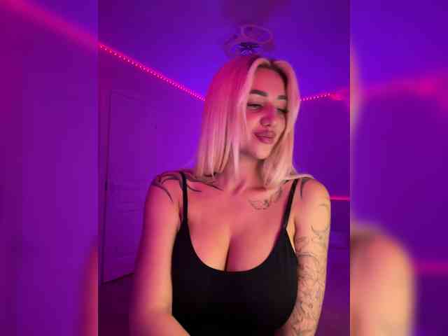 -AmazingBlonde- webcam