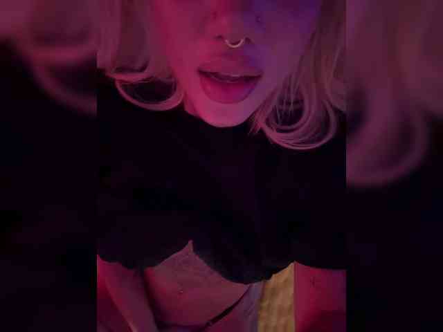 -AmazingBlonde- webcam
